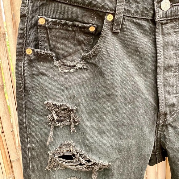 Levi’s 501 RARE Ultra Destroyed High Rise Skinny - Picture 7 of 10
